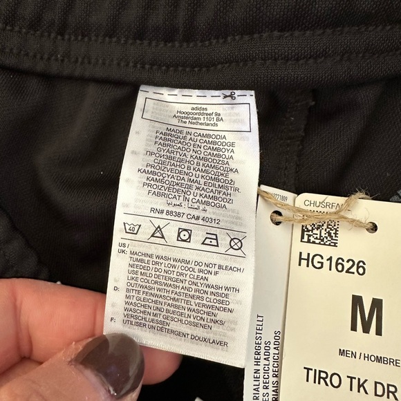 Adidas track pants never worn size medium - Picture 4 of 9